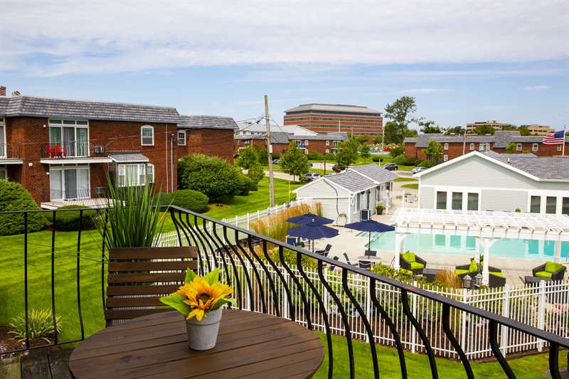CBRE Arranges Sale of 179Unit Apartment Community in Middletown, RI