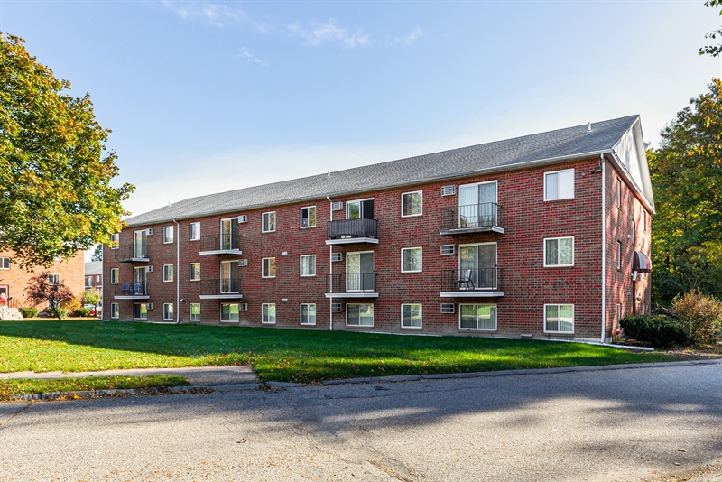 Cbre Arranges $29.13 Million Sale Of 192-unit Garden Style Apartment 