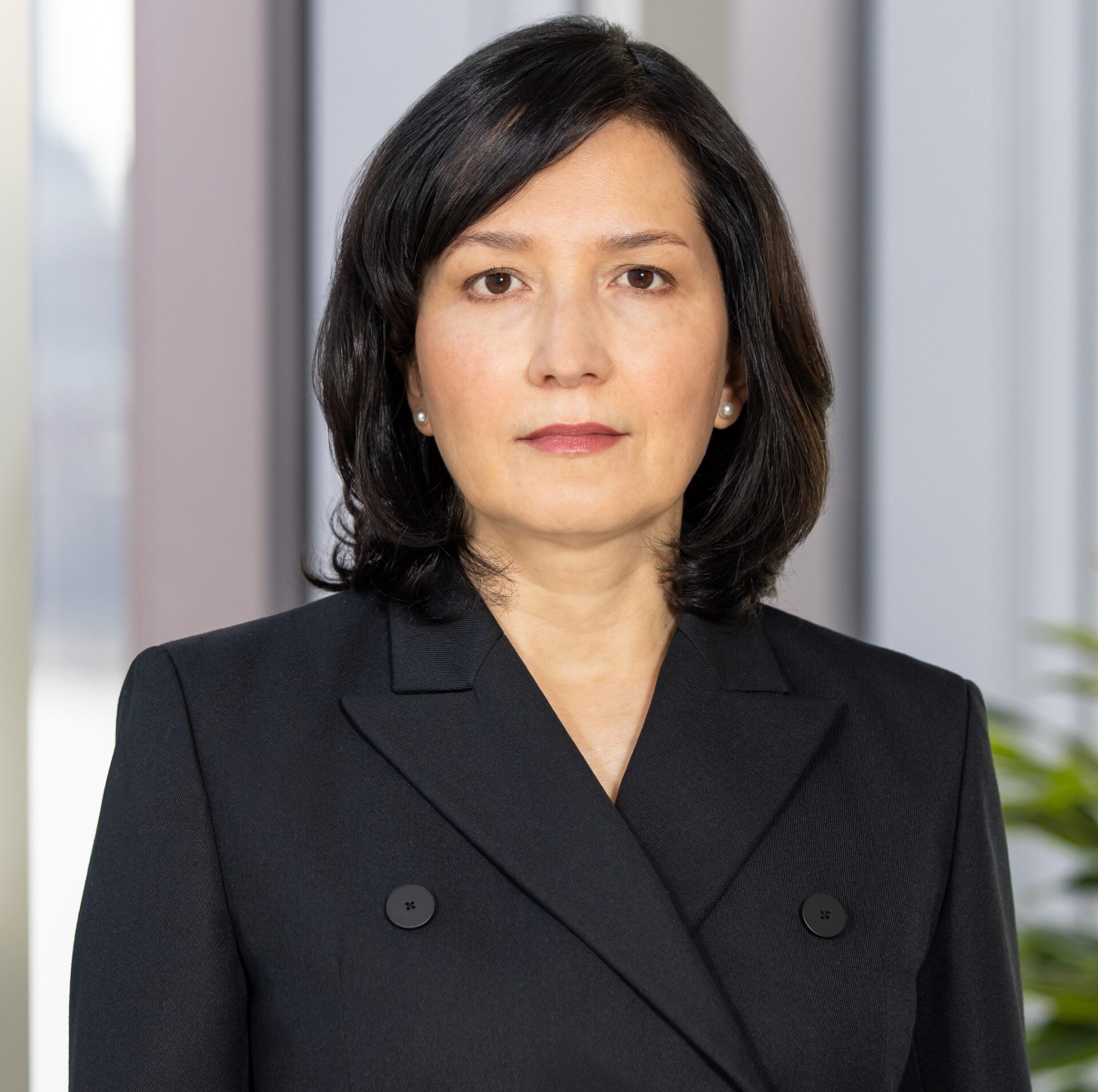 Driven by Experience and Education, BioMed Realty’s Isabel Acuña Brings